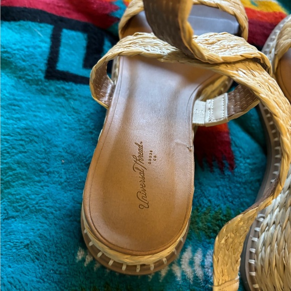 Universal Threads Platform Sandals - Picture 3 of 4